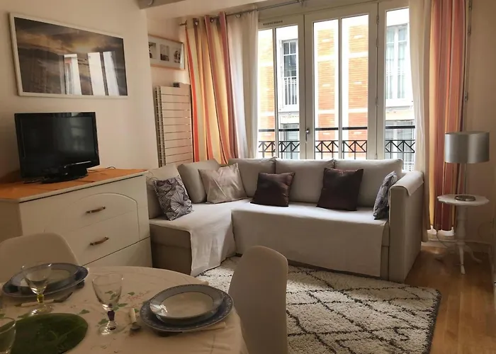 Le Bassin A Vos Pieds Avec T2 Elegant Entre Et Hyper Centre *